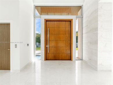 Villa Acqua di Gioia in the heart of North Pinecrest, blends