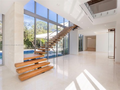 Villa Acqua di Gioia in the heart of North Pinecrest, blends