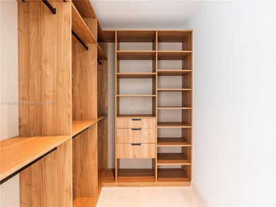 Villa Acqua di Gioia in the heart of North Pinecrest, blends