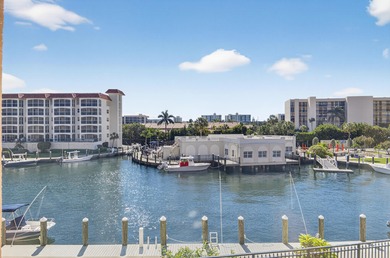 This large 1 Bedroom 1 1/2 Bathroom   Condo is in Move- In