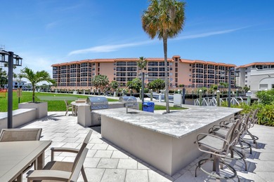 This large 1 Bedroom 1 1/2 Bathroom   Condo is in Move- In