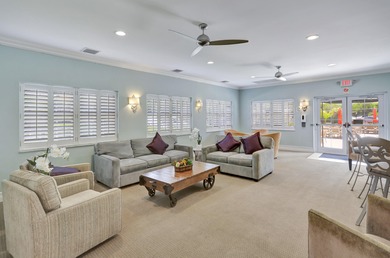 This large 1 Bedroom 1 1/2 Bathroom   Condo is in Move- In