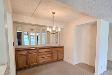 This light & neutral 2 bedroom 2 bath large (1380 sq. ft.) Cedar