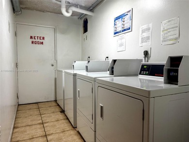 2/2 in the heart of miami hialeah, NEW AC UNIT, Excellent