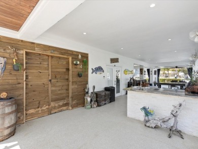 Tropical Luxury meets Coastal Living in the heart of Key Largo!