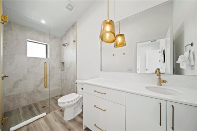 Investor's Dream - Short term rentals allowed here at this