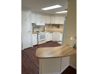 Swiss Village / Lot #378 / 2 Bedroom/2 Bath / 1,320 Sq. Ft. /