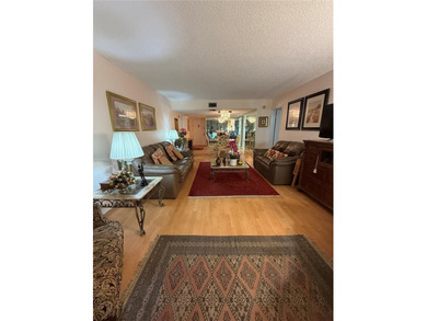 Spacious 2 bedrooms and 2.5 bathrooms unit. Located in the