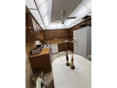 Spacious 2 bedrooms and 2.5 bathrooms unit. Located in the