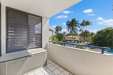 Discover the exceptional lifestyle at Spinnaker Bay in Aventura