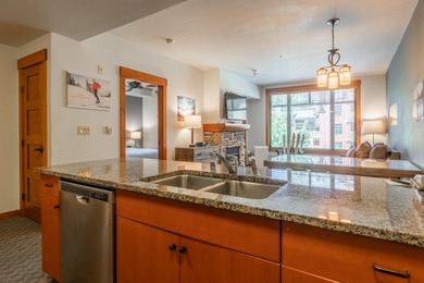 Charming Twodroom, wBathrom Condo in the Hart f the Village at