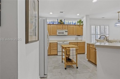 MOTIVATED SELLER!   Desirable floor plan w/3 Bedrooms or 2+ den