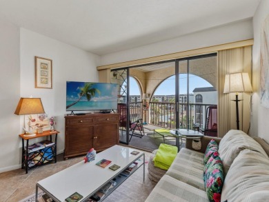 Looking for the perfect island retreat with breathtaking views?