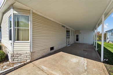 Welcome to Paradise Island! This beautifully maintained