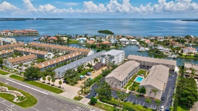 Exceptional New Waterfront Construction in Quiet Cove