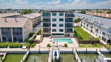 Exceptional New Waterfront Construction in Quiet Cove