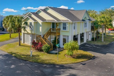 BOAT SLIP & DIRECT GULF ACCESS! Welcome to your dream coastal