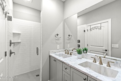 Stunning 4BR/4.5BA Ocean Isle Beach Island Home - Private