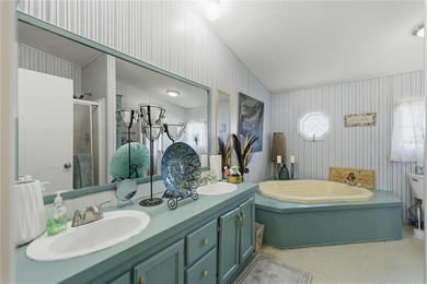 Welcome to Central Florida. This 3-bedroom, (SPLIT FLOOR PLAN /