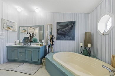 Welcome to Central Florida. This 3-bedroom, (SPLIT FLOOR PLAN /