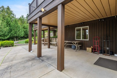 Dream retreat on over 5acres of pristine land overlooking Mill