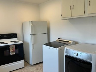 Established 4 plex on over 1 acre at the edge of Montague