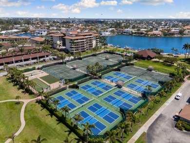 Beautiful 12th floor southern gulf, beach and pool views off the