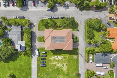 Beautiful 4-unit building on Singer Island just steps from the