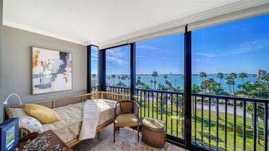 Be prepared for the breathtaking, unobstructed water views from
