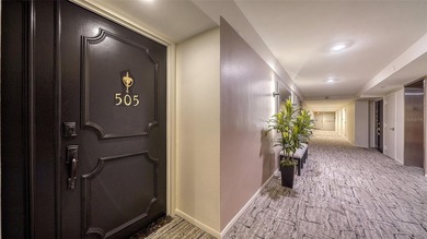 Be prepared for the breathtaking, unobstructed water views from