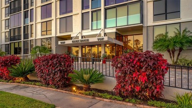 Be prepared for the breathtaking, unobstructed water views from