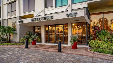 Be prepared for the breathtaking, unobstructed water views from