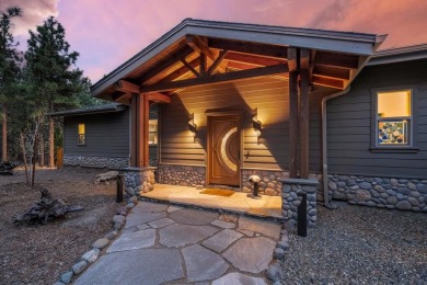 Modern Mountain Escape with Panoramic Views! Set on 4.5 private