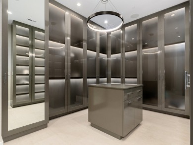 One of a kind - 5th Floor Penthouse in the Sterling Bank