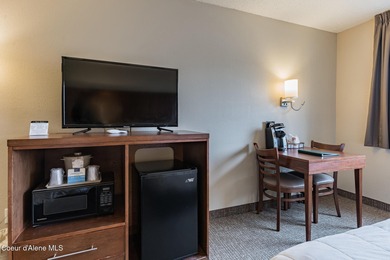 Exciting Investment Opportunity: Quality Inn Hotel at the mouth