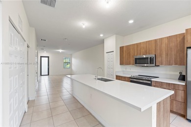 Investor opportunity! Luxurious Smart Apartment 2/ 2/1 in