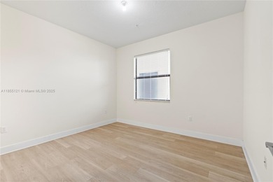 Investor opportunity! Luxurious Smart Apartment 2/ 2/1 in