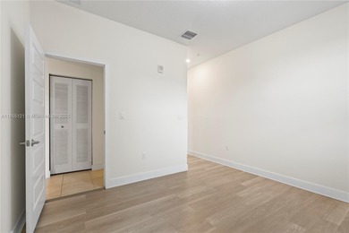 Investor opportunity! Luxurious Smart Apartment 2/ 2/1 in