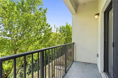 Investor opportunity! Luxurious Smart Apartment 2/ 2/1 in