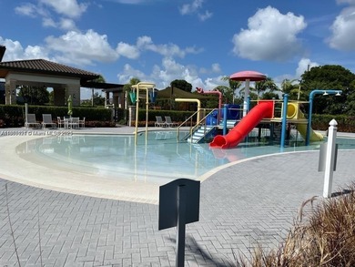 Investor opportunity! Luxurious Smart Apartment 2/ 2/1 in