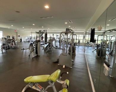 Investor opportunity! Luxurious Smart Apartment 2/ 2/1 in