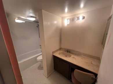 You found it! Is the penthouse baby! Spacious 3rd floor Condo