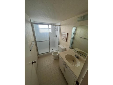 You found it! Is the penthouse baby! Spacious 3rd floor Condo