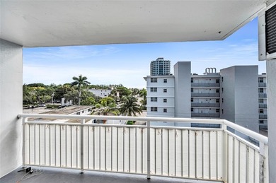 LOW HOA WITH OCEAN VIEW AND LARGE BALCONY. Beautiful sunrises