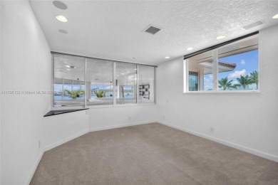 Welcome to 1925 Harbourview Drive, 100' on the Intracoastal