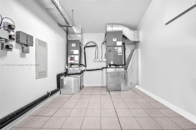 Welcome to 1925 Harbourview Drive, 100' on the Intracoastal