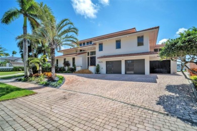 Welcome to 1925 Harbourview Drive, 100' on the Intracoastal