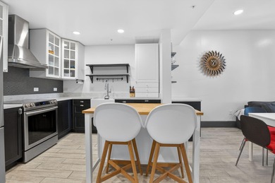 Village at Abacoa 1/1 with an open floor plan and balcony