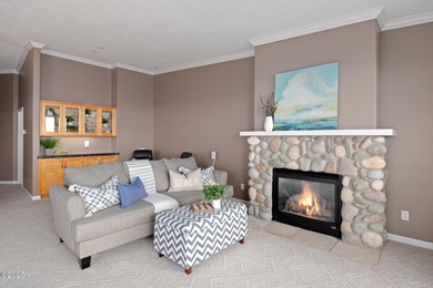 REMARKABLE AND RARE TOP FLOOR, CORNER UNIT, CONDO in the highly