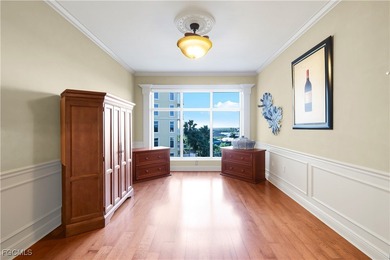 Just Add Love! This end-unit Davenport model at 6021 Silver King